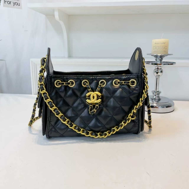 Metal Logo Chained Fashion Crossbody Handbags