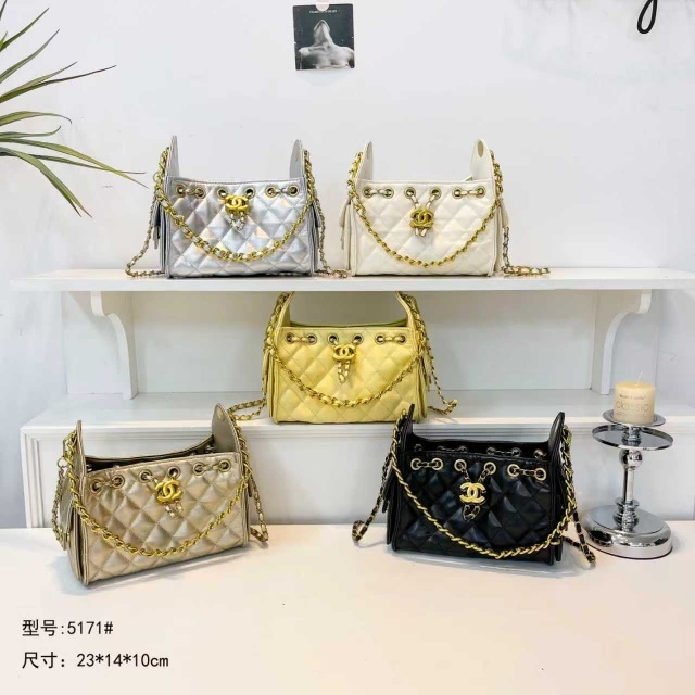 Metal Logo Chained Fashion Crossbody Handbags