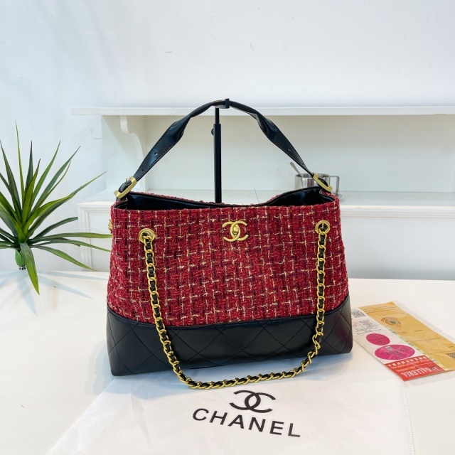 Metal Logo Chained Patchwork Crossbody Handbags
