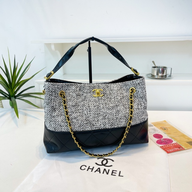 Metal Logo Chained Patchwork Crossbody Handbags