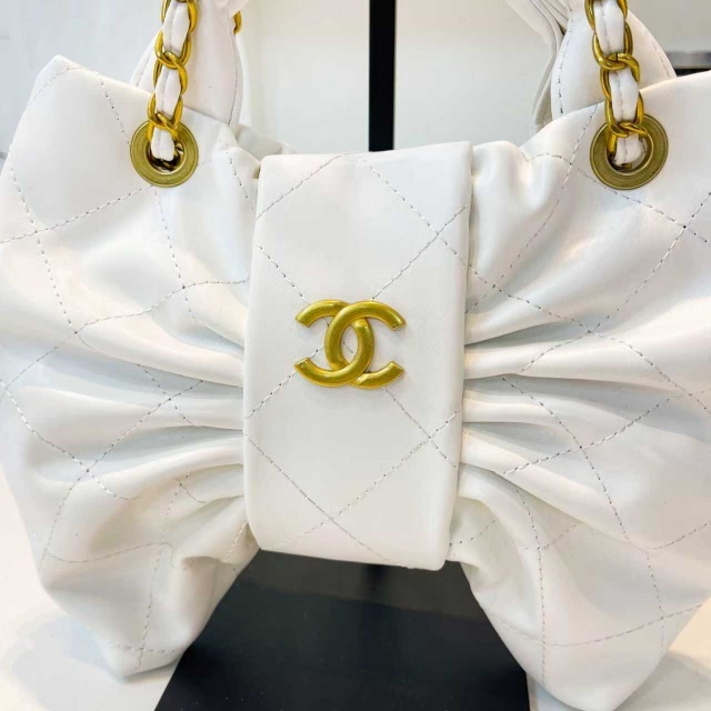 Metal Logo Leather Women Shoulder Bags