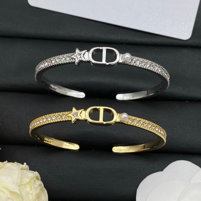 The Lavish Diamond Open Bangle