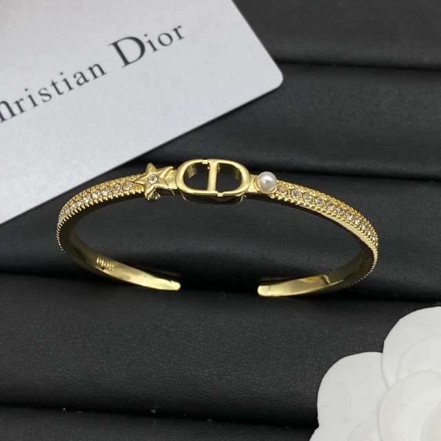 The Lavish Diamond Open Bangle