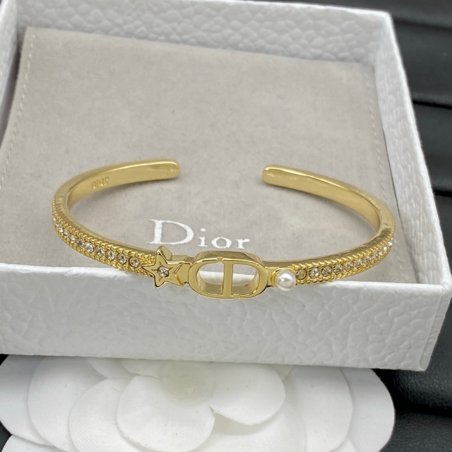 The Lavish Diamond Open Bangle