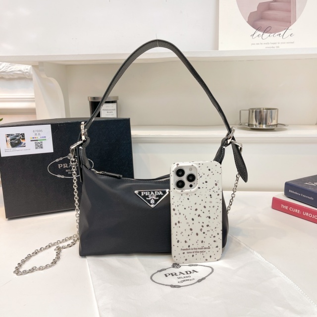 Fashion Logo Women Chained Luxury Crossbody Bags