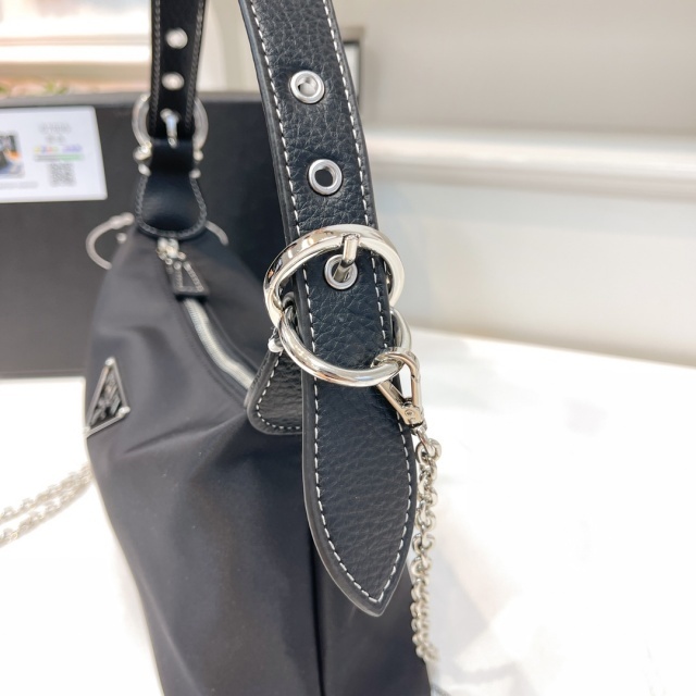 Fashion Logo Women Chained Luxury Crossbody Bags