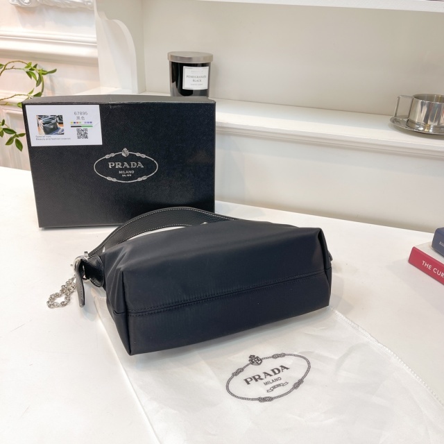 Fashion Logo Women Chained Luxury Crossbody Bags