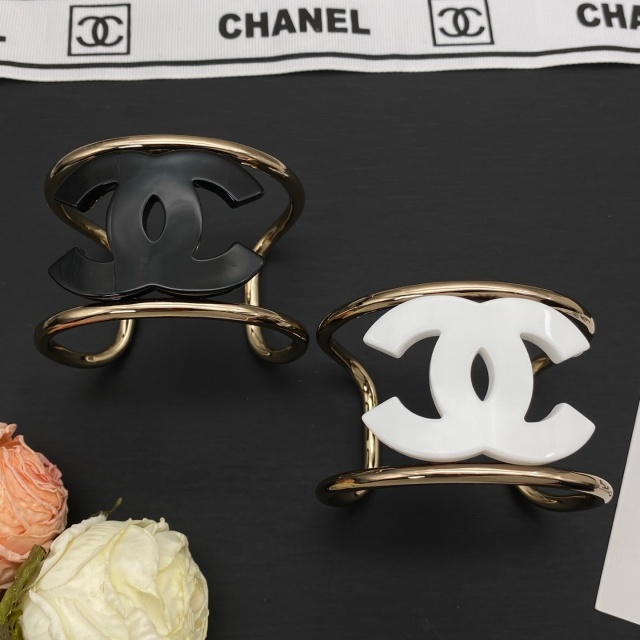 Color Block Hollow Out Open Cuff
