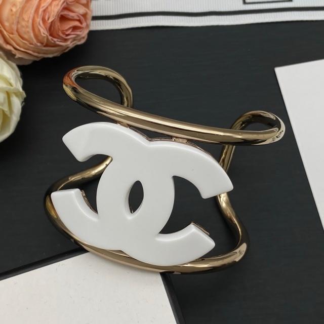 Color Block Hollow Out Open Cuff