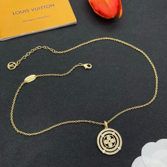 Meticulously Set Diamond Necklace