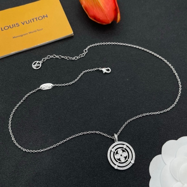 Meticulously Set Diamond Necklace