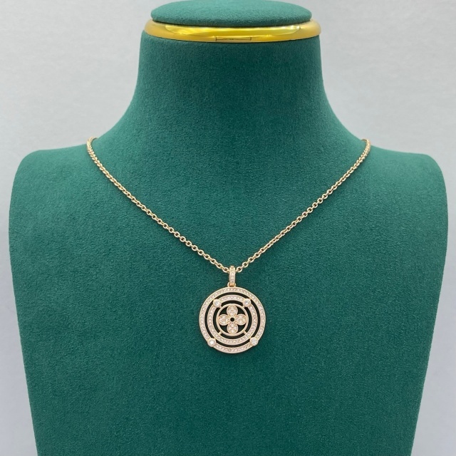 Meticulously Set Diamond Necklace