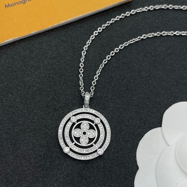 Meticulously Set Diamond Necklace