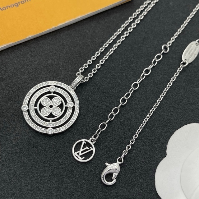 Meticulously Set Diamond Necklace