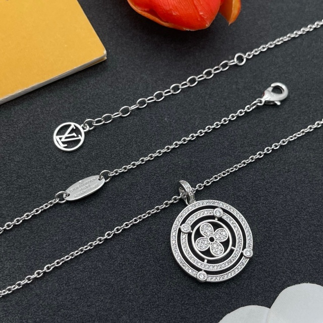 Meticulously Set Diamond Necklace