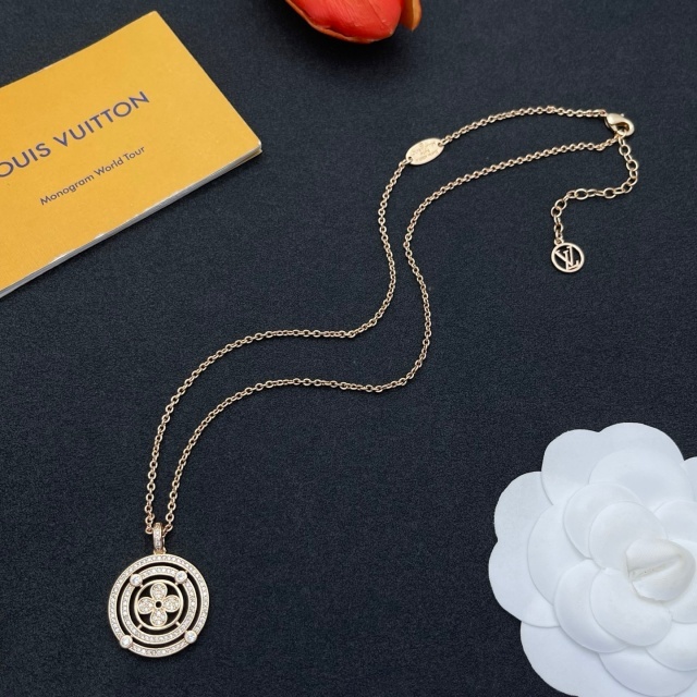 Meticulously Set Diamond Necklace