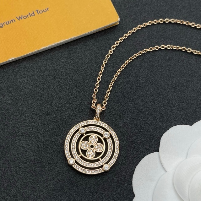 Meticulously Set Diamond Necklace