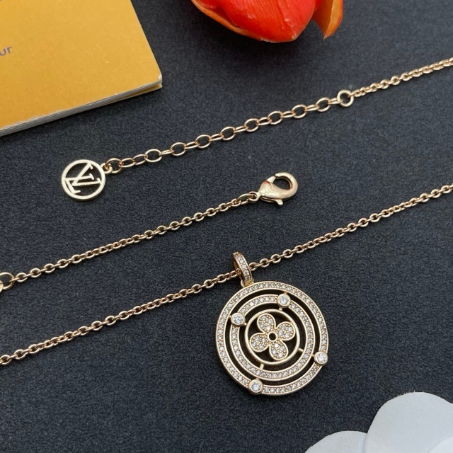 Meticulously Set Diamond Necklace