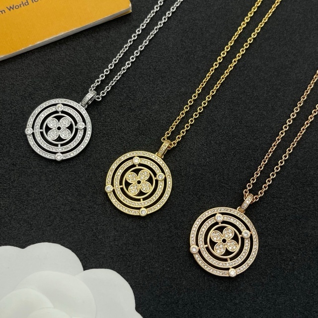 Meticulously Set Diamond Necklace