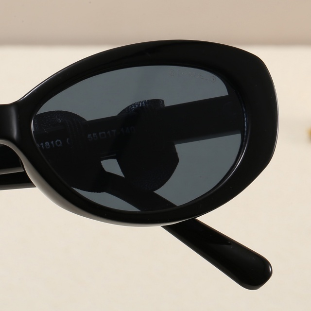Retro Small Frame Butterfly Decoration Glasses