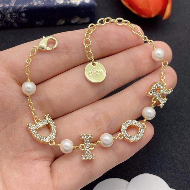 Diamond Pearls Luxury Bracelet