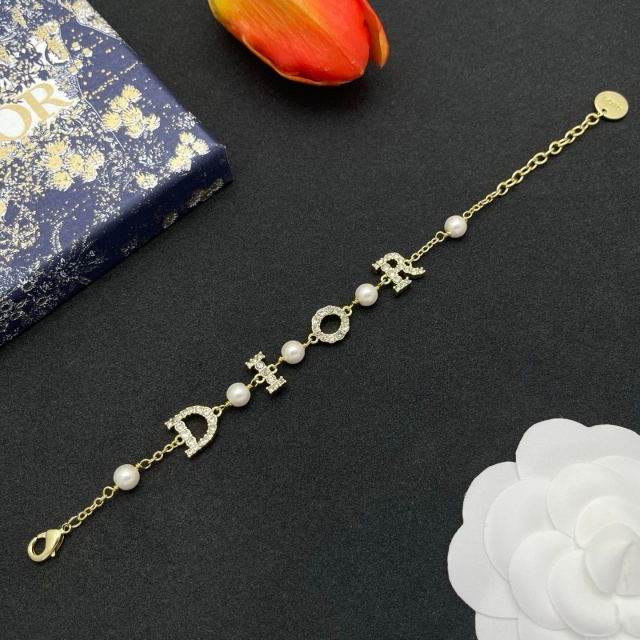 Diamond Pearls Luxury Bracelet