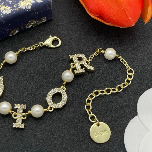 Diamond Pearls Luxury Bracelet