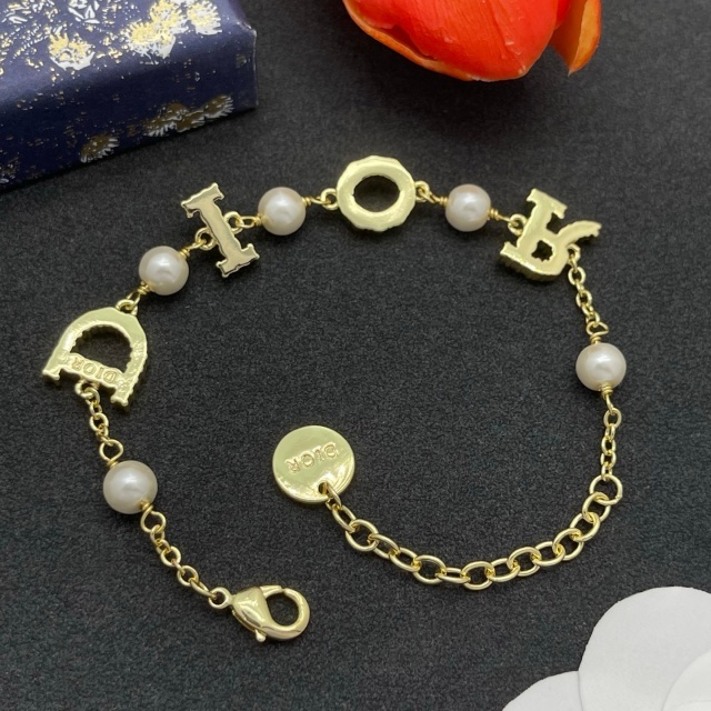 Diamond Pearls Luxury Bracelet