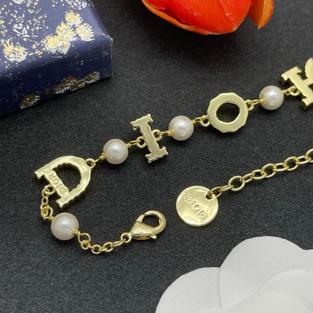 Diamond Pearls Luxury Bracelet