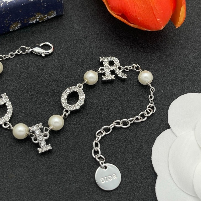 Diamond Pearls Luxury Bracelet