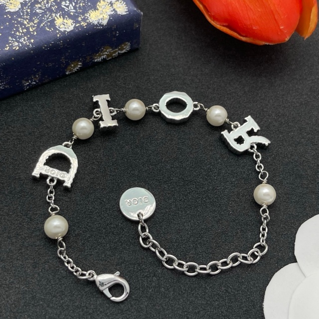Diamond Pearls Luxury Bracelet