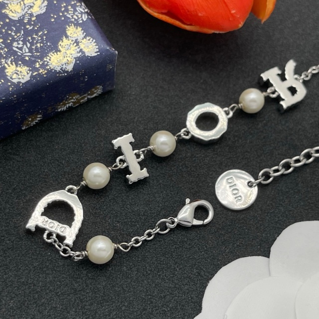 Diamond Pearls Luxury Bracelet
