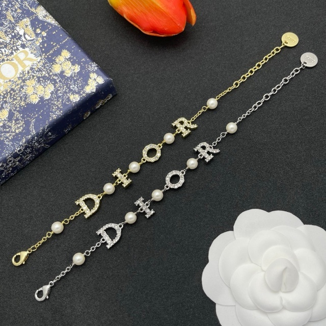 Diamond Pearls Luxury Bracelet