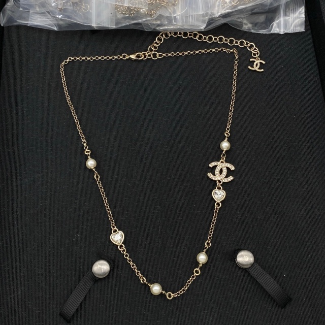 Classic Design Diamond Necklace