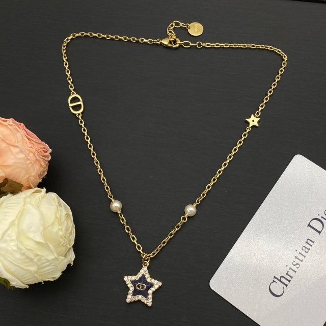 The Diamond Star Iconic Necklace