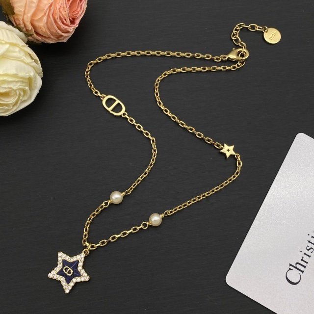 The Diamond Star Iconic Necklace