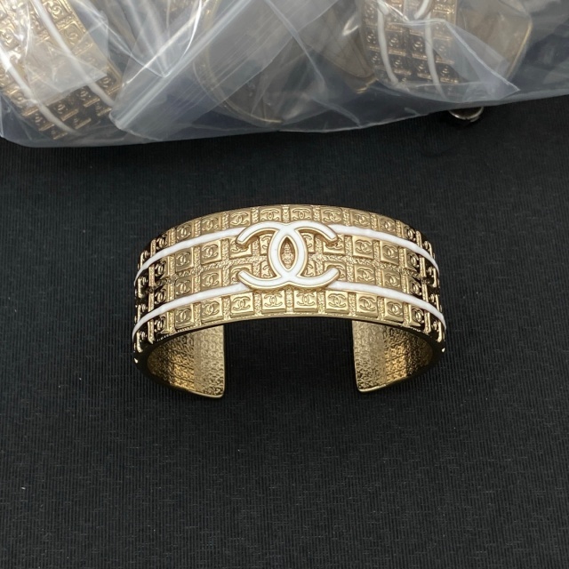 Sits Elegantly on the Wrist Open Cuff
