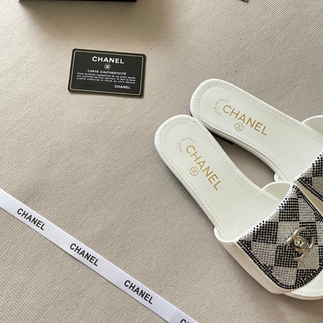 Metal Logo Rhinestones Women Casual Slippers