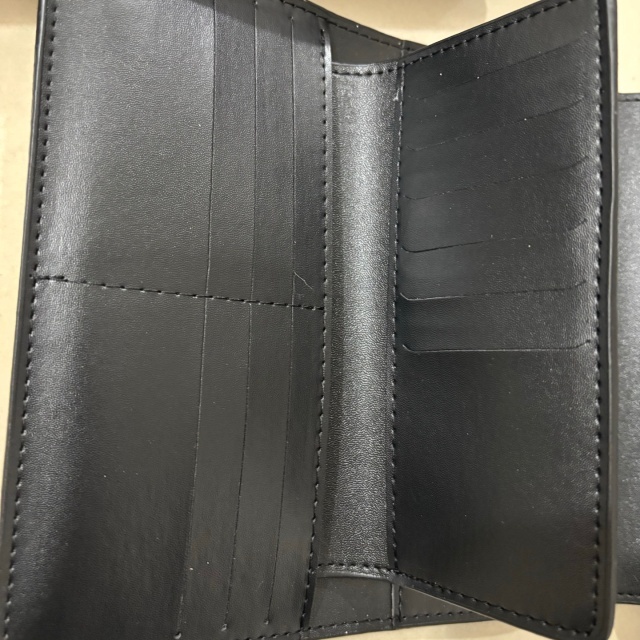 Metal Logo Leather Fashion Wallets