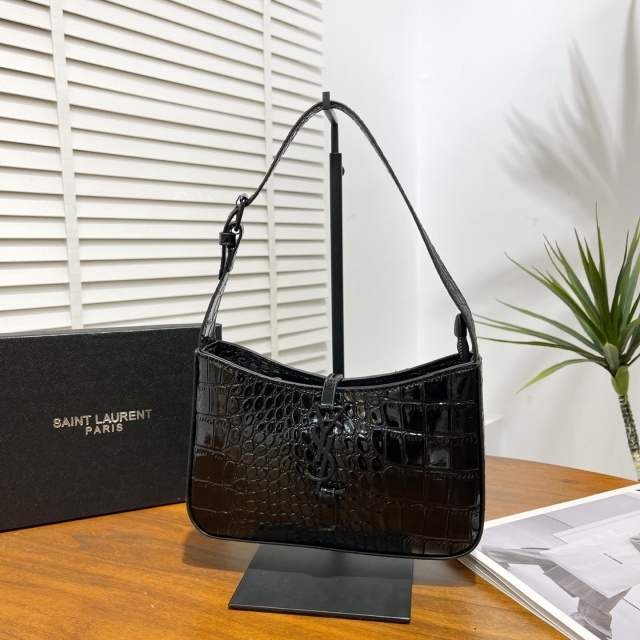 Metal Logo Leather Luxury Women Purses