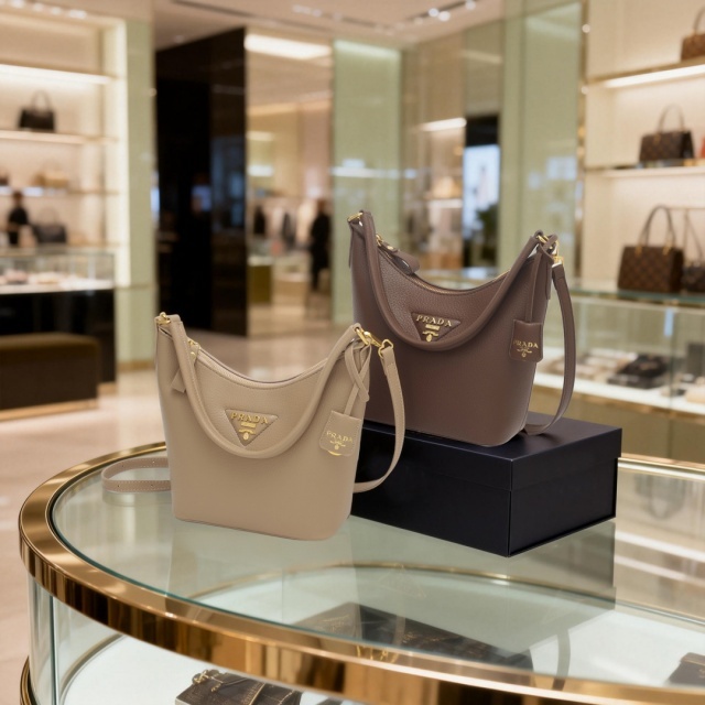 Fashion Logo Women Leather Crossbody Handbags
