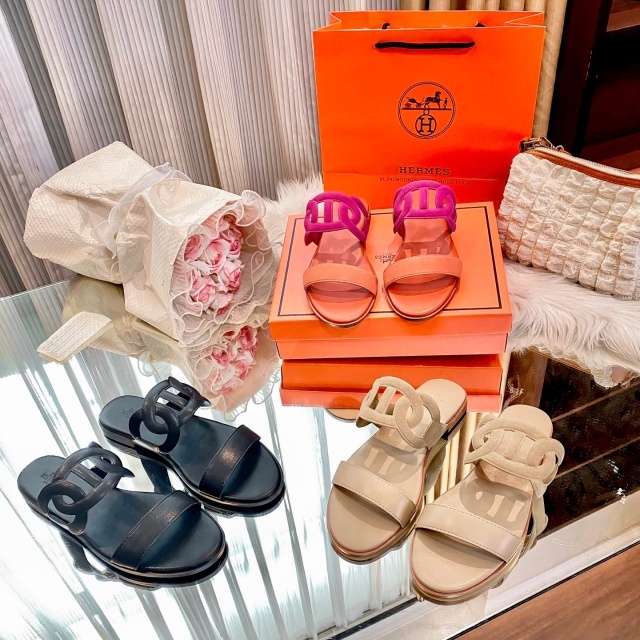 Hollow Out Fashion Women Slippers