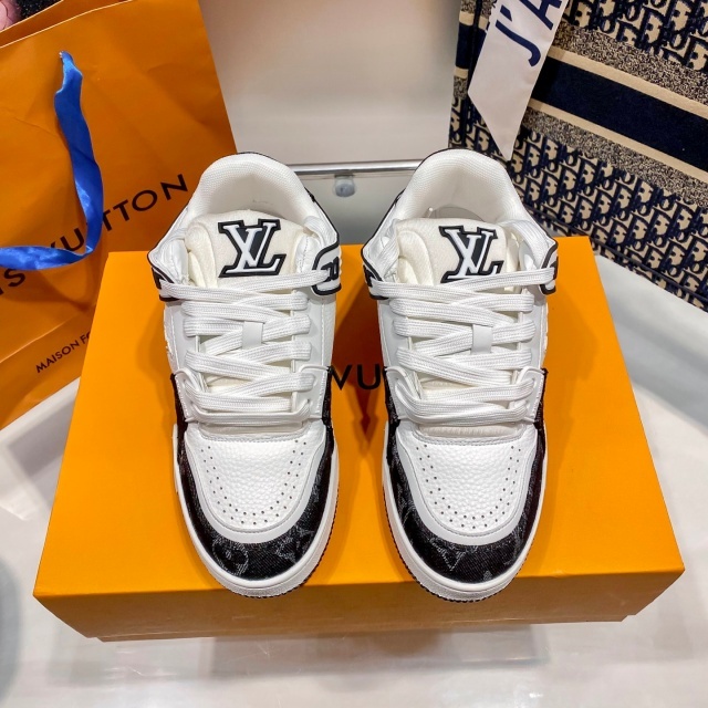 Luxury Fashion Breathable Couple Sneakers