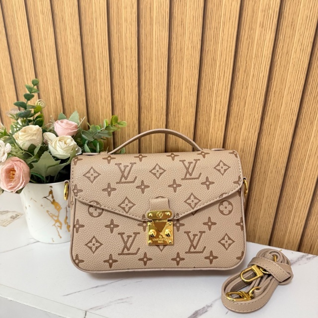 Women Leather Luxury Messenger Bags