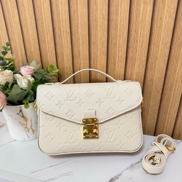 Women Leather Luxury Messenger Bags