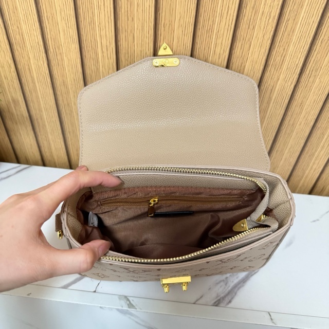 Women Leather Luxury Messenger Bags