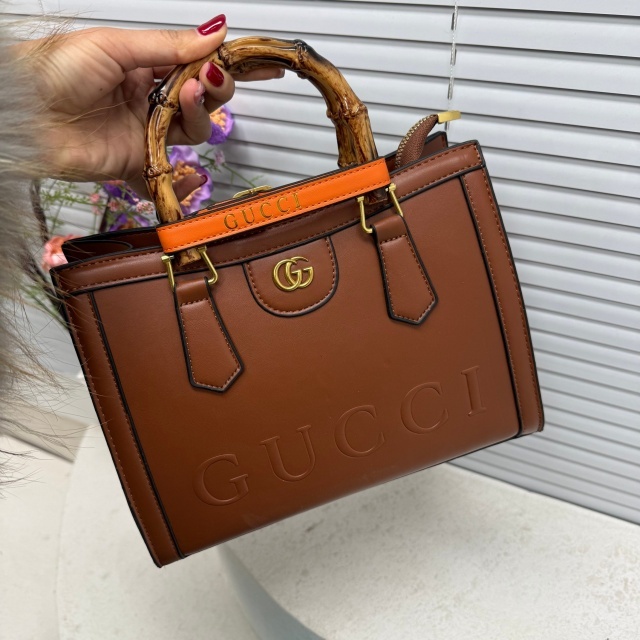 Metal Logo Leather Fashion Crossbody Handbags
