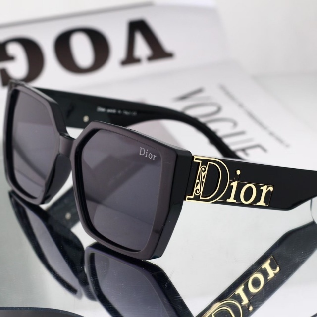 Gradient Color Large Frame Luxury Sunglasses