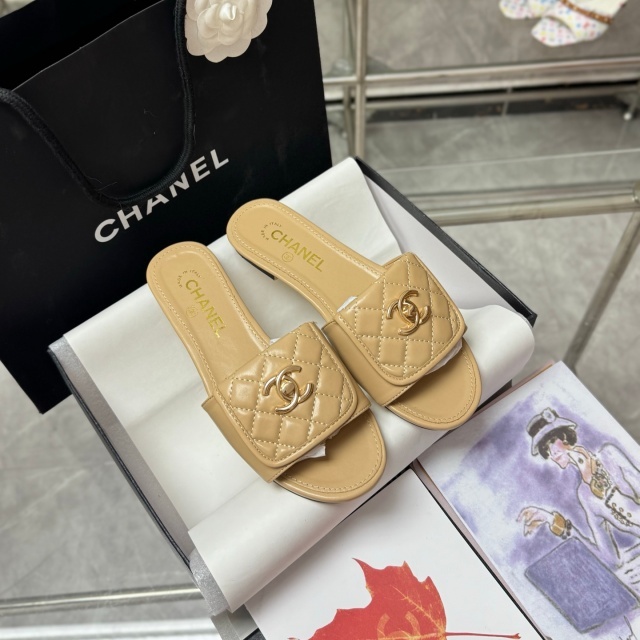Luxury Fashion Metal Logo Women Casual Slides