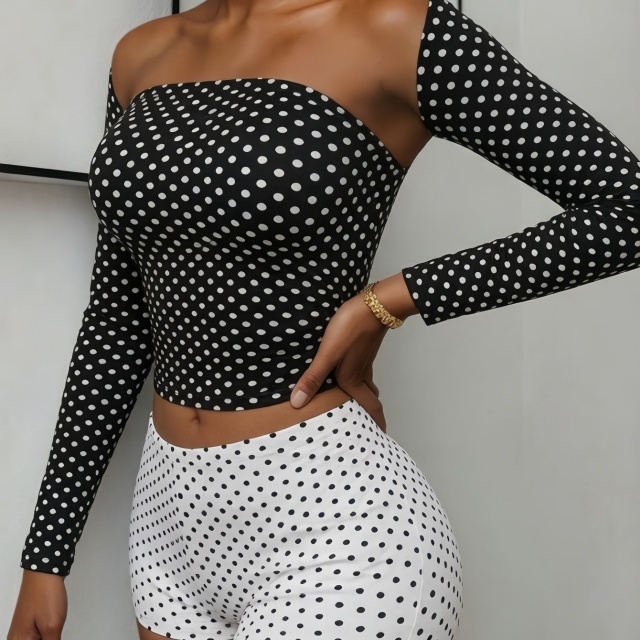 Retro Color-blocked Polka Dot Shorts Set